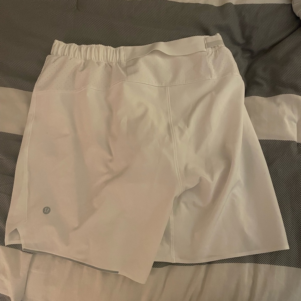 Mens Lululemon 6 inch surge shorts with liner